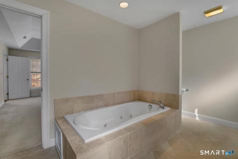 25 Fenwick Drive Avon CT 06001