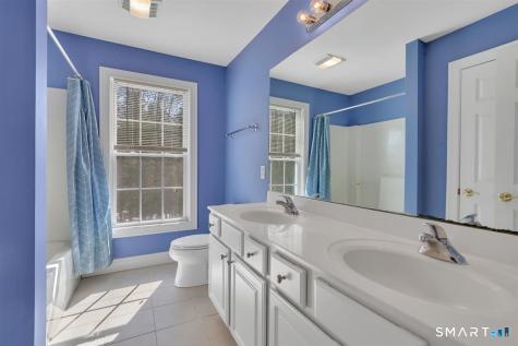 25 Fenwick Drive Avon CT 06001