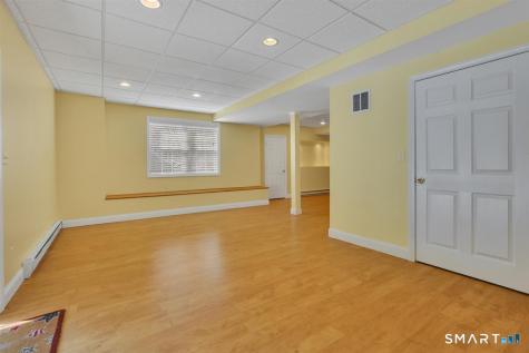 25 Fenwick Drive Avon CT 06001