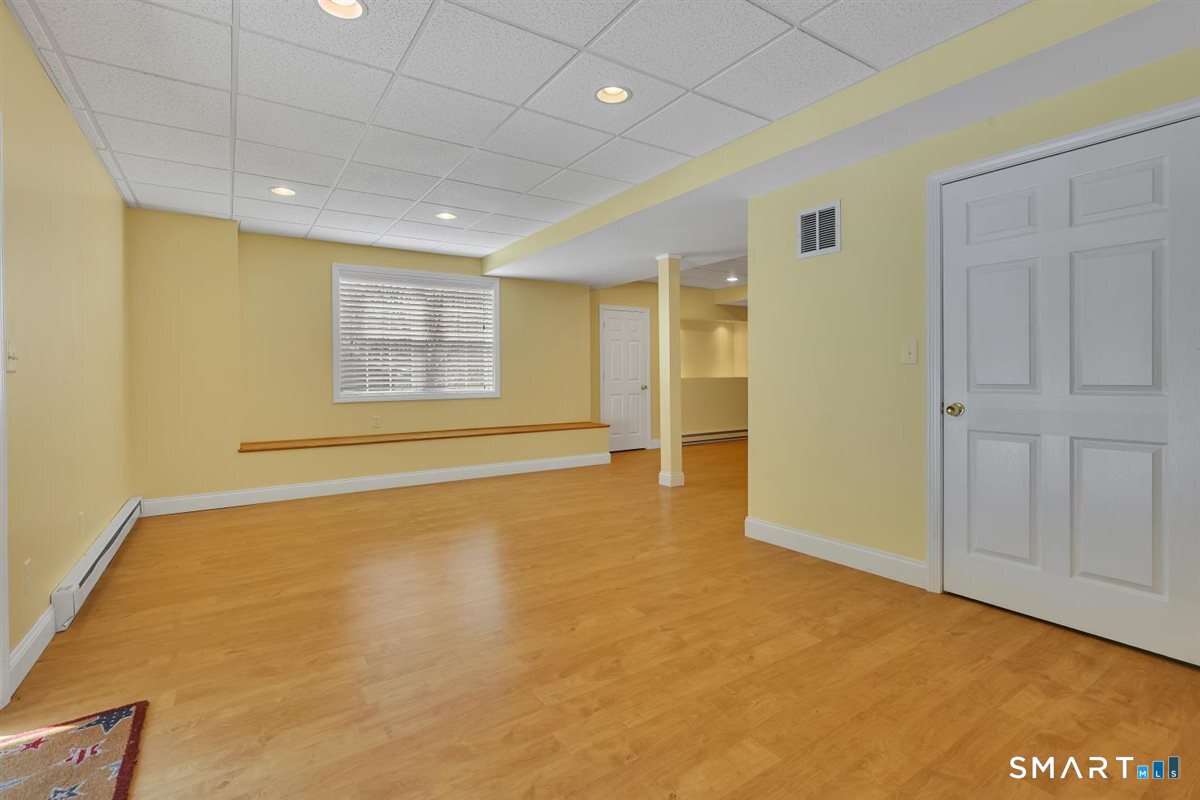 25 Fenwick Drive Avon CT 06001