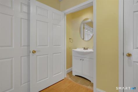 25 Fenwick Drive Avon CT 06001