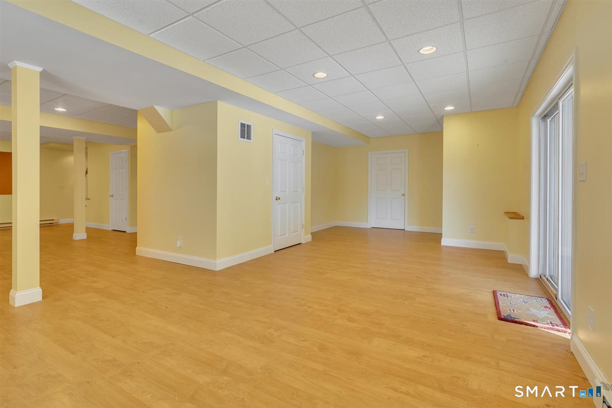25 Fenwick Drive Avon CT 06001