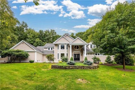 64 Hunters Crossing Burlington CT 06013