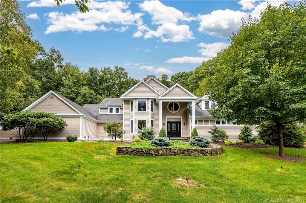 64 Hunters Crossing Burlington CT 06013