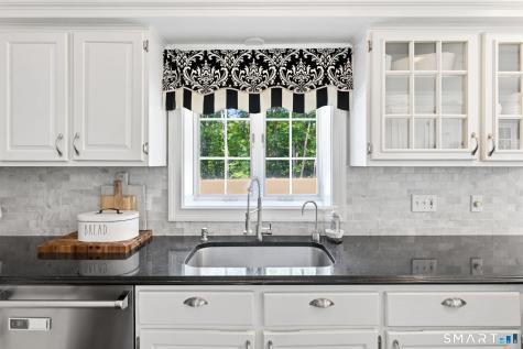 1 Overlook Court Prospect CT 06712