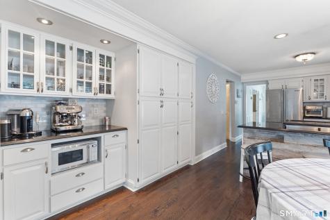 1 Overlook Court Prospect CT 06712