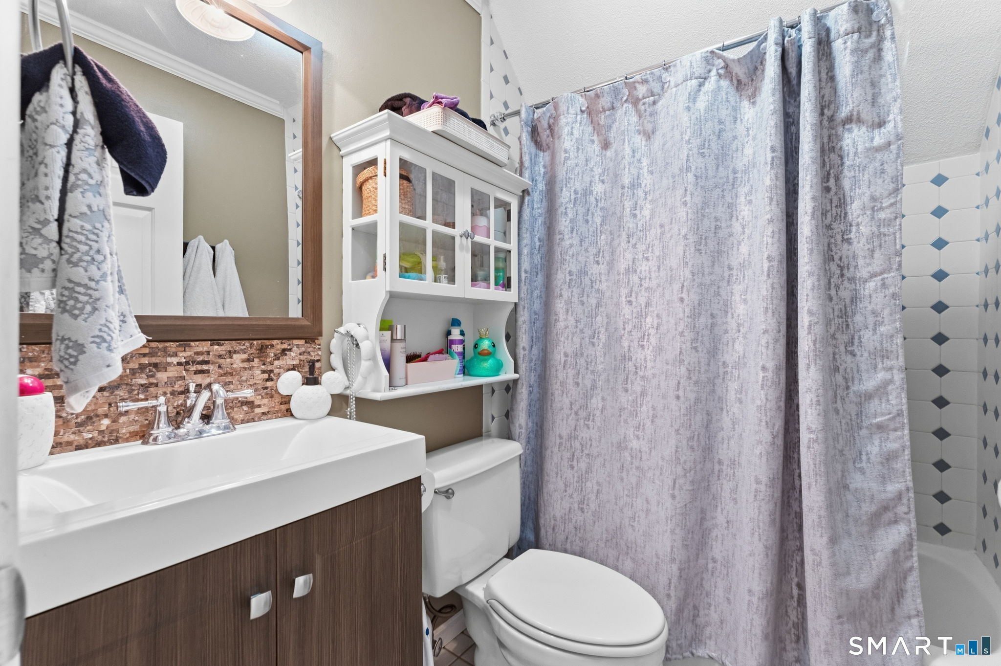 1 Overlook Court Prospect CT 06712