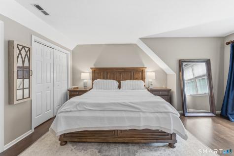 1 Overlook Court Prospect CT 06712