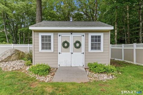 1 Overlook Court Prospect CT 06712