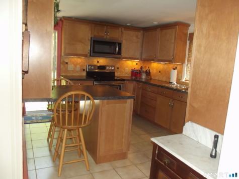 14 Overlook Avenue Groton CT 06335