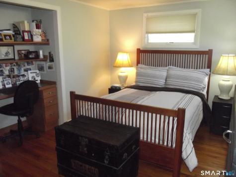 14 Overlook Avenue Groton CT 06335