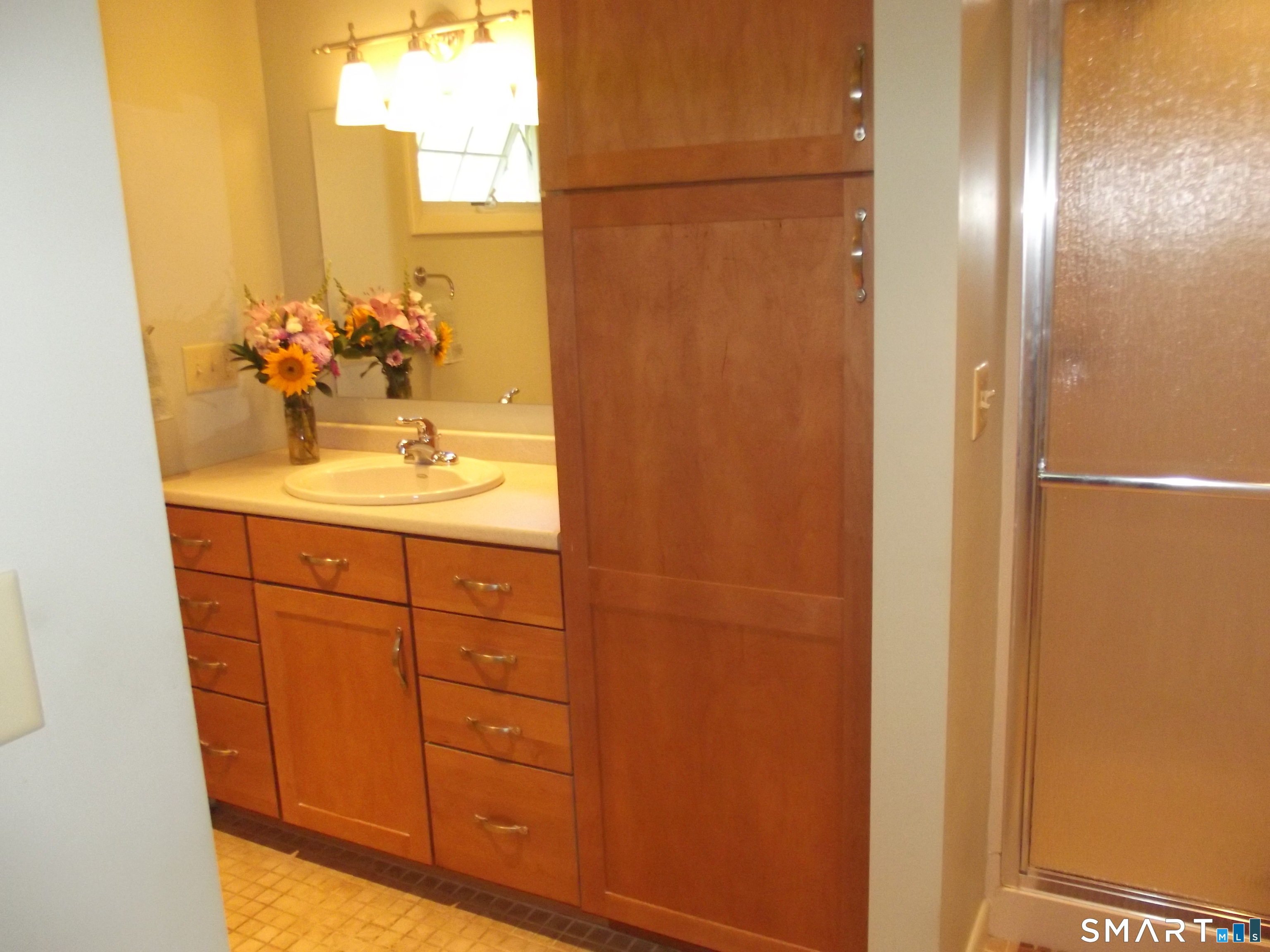 14 Overlook Avenue Groton CT 06335
