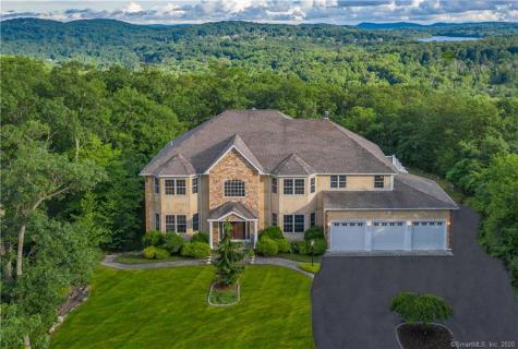 8 Red Fox Court New Fairfield CT 06812