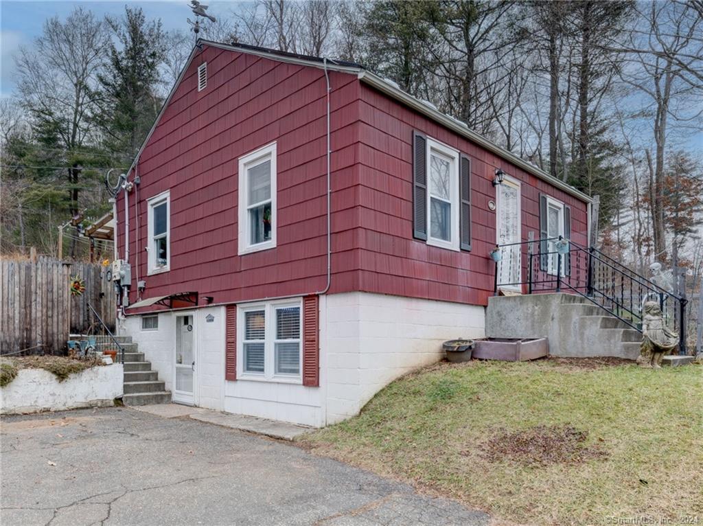 12 Leigh Avenue Thomaston CT 06787