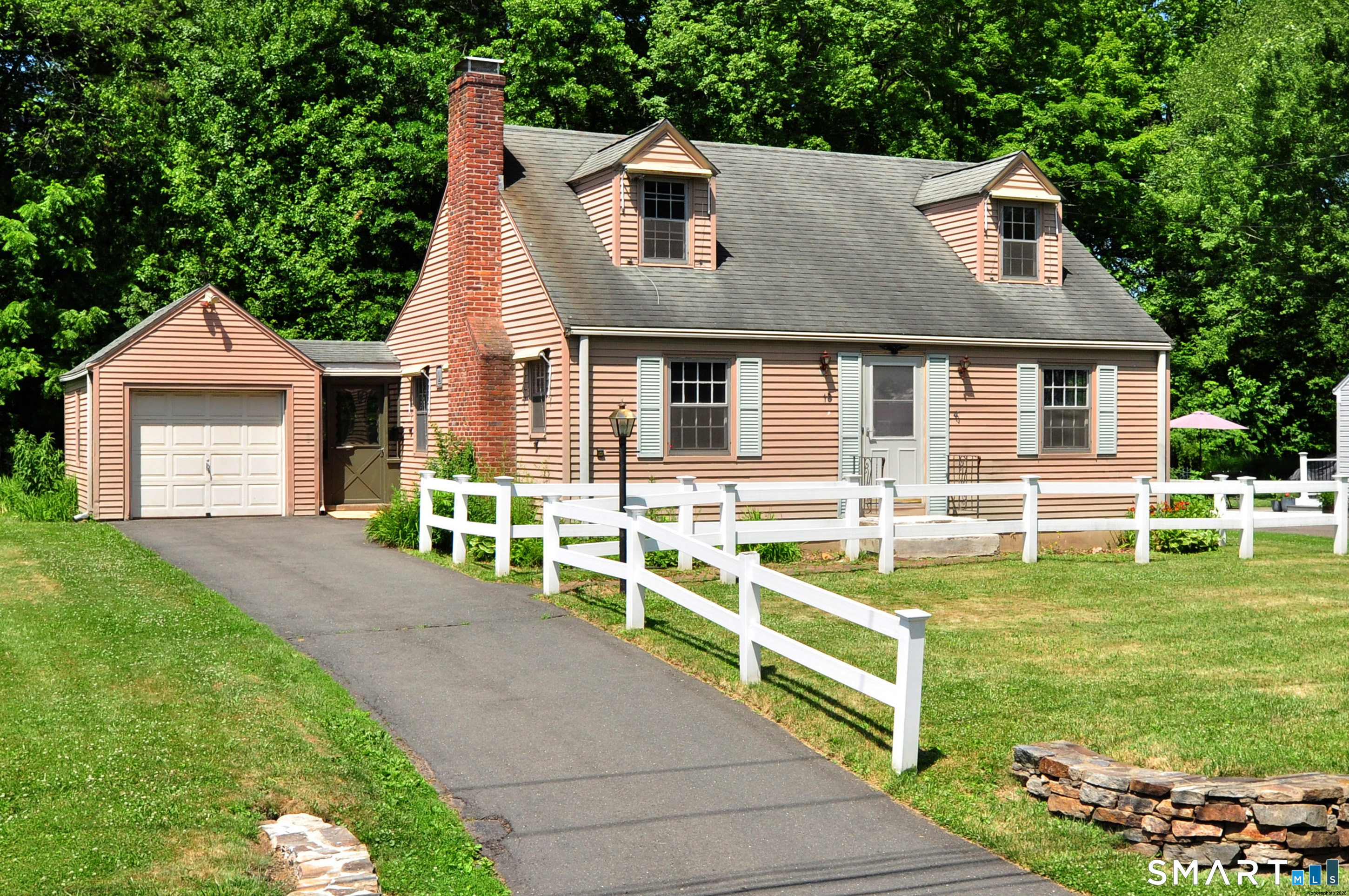 10 Lennox Avenue Windsor CT 06095