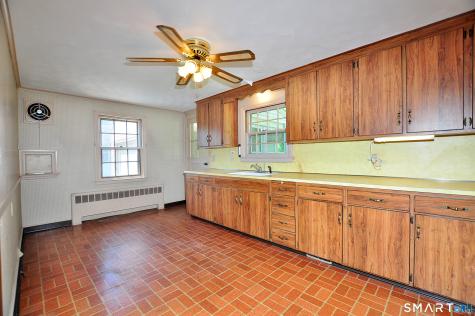 10 Lennox Avenue Windsor CT 06095