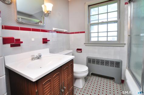 10 Lennox Avenue Windsor CT 06095