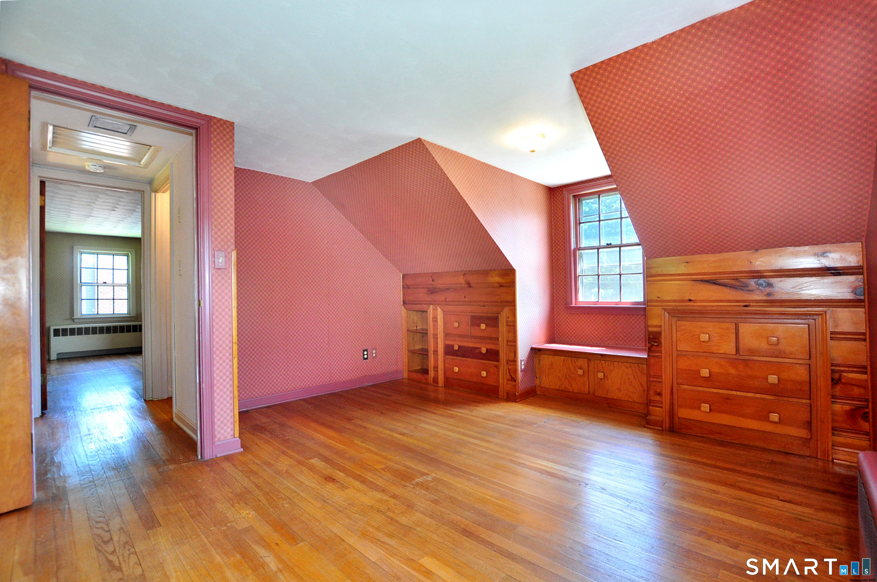 10 Lennox Avenue Windsor CT 06095