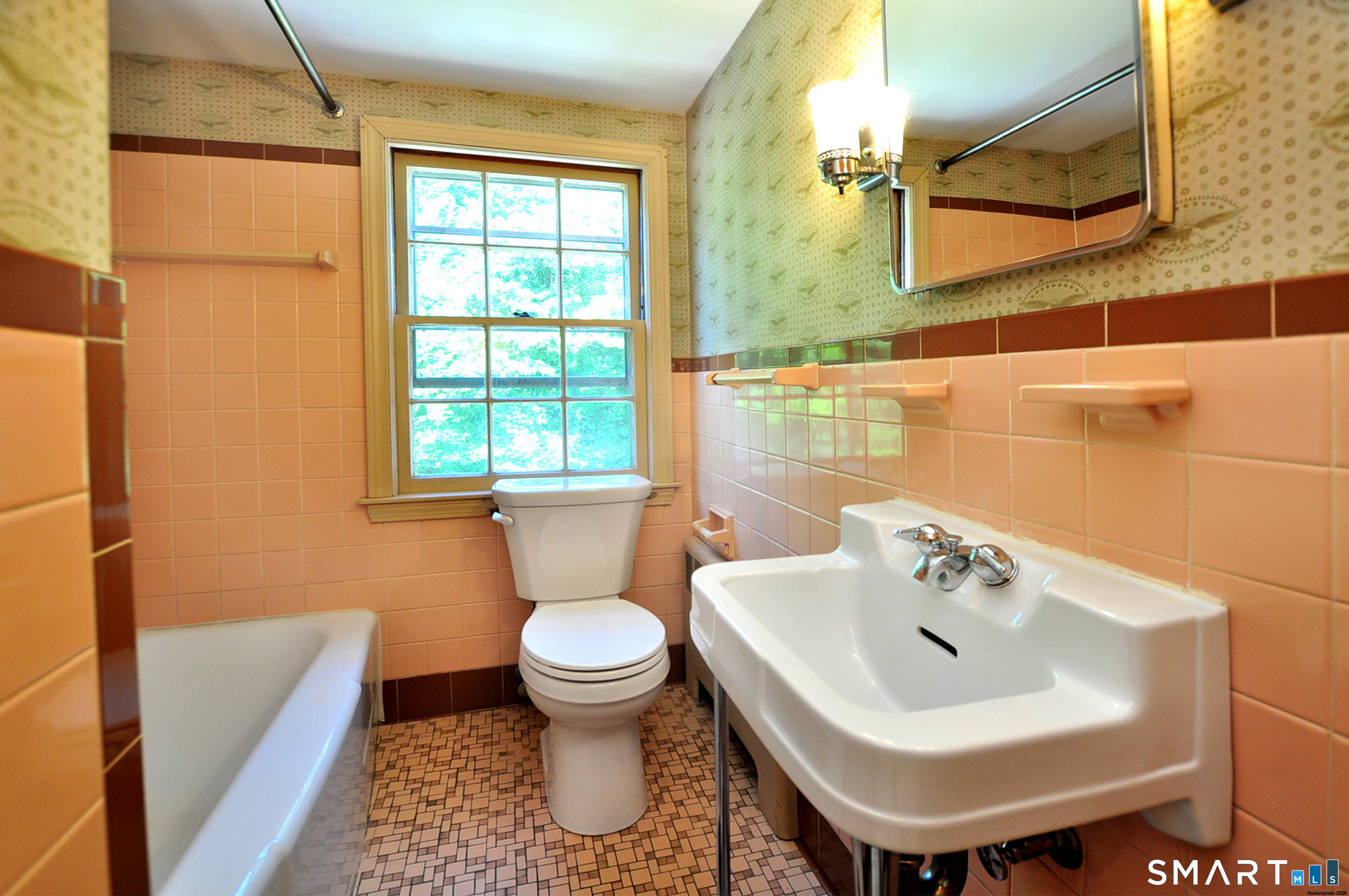 10 Lennox Avenue Windsor CT 06095