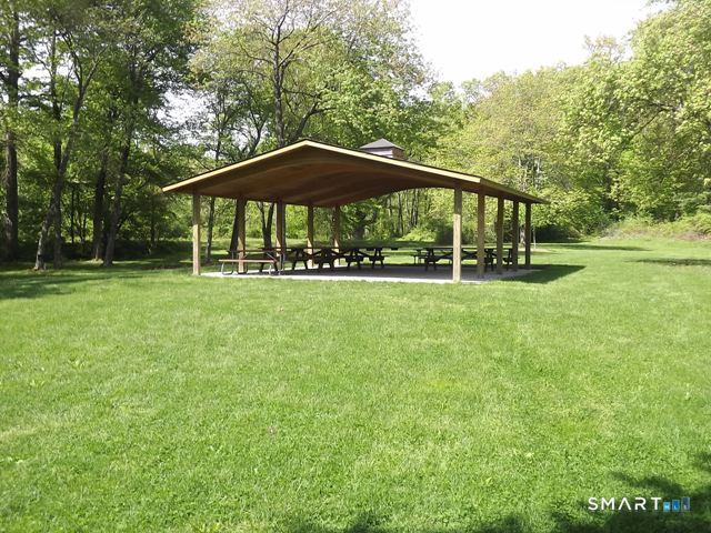 10 Lennox Avenue Windsor CT 06095