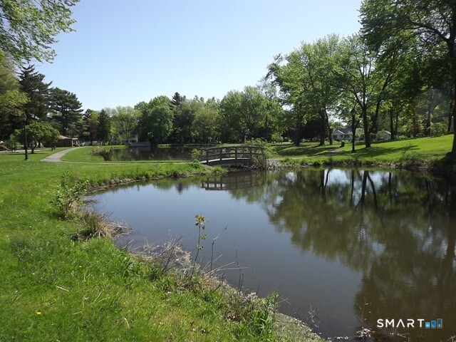 10 Lennox Avenue Windsor CT 06095