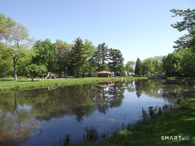 10 Lennox Avenue Windsor CT 06095