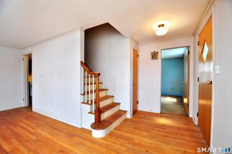 10 Lennox Avenue Windsor CT 06095
