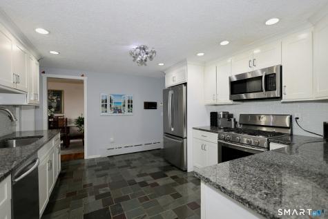 685 Knapps Highway Fairfield CT 06824