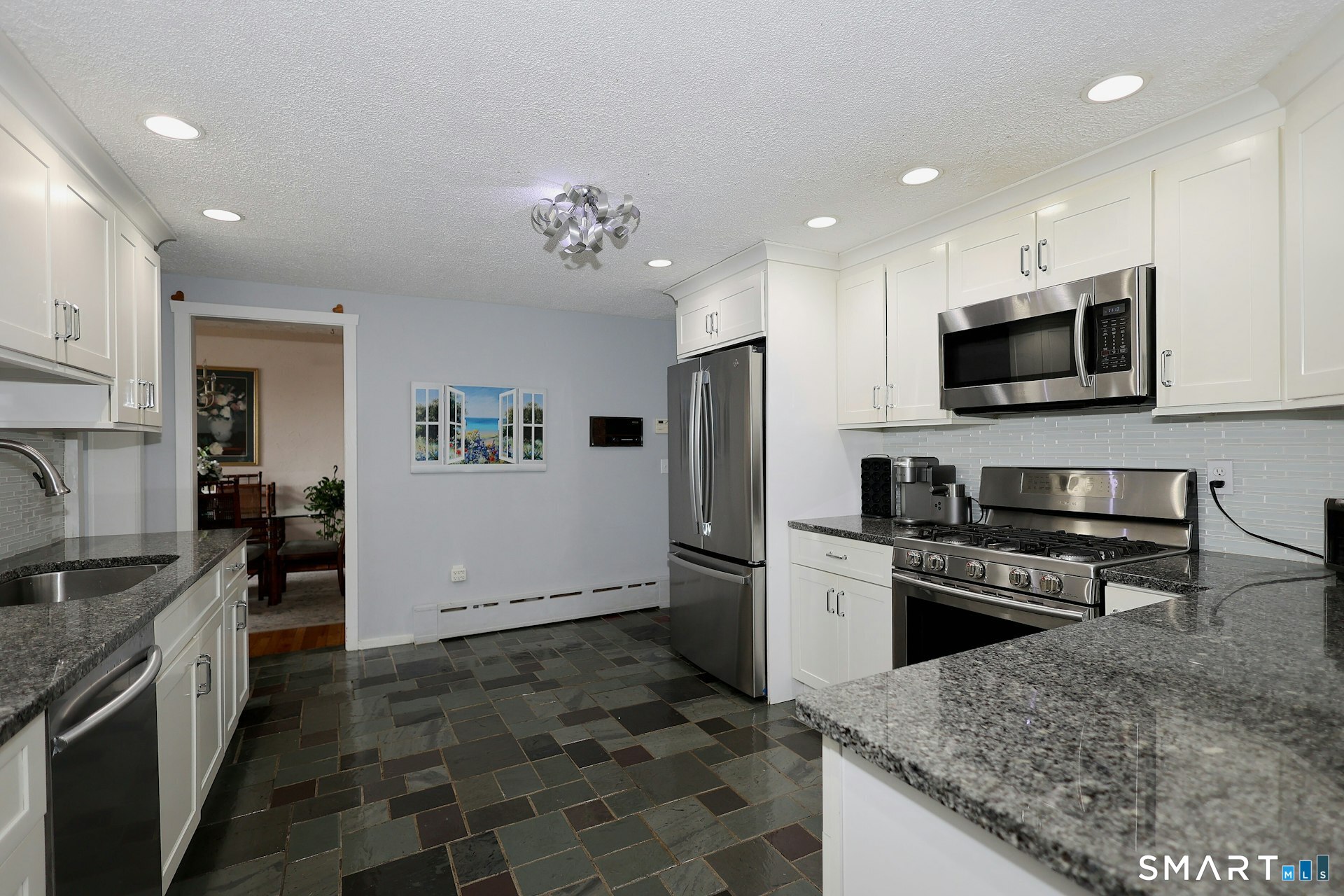 685 Knapps Highway Fairfield CT 06824