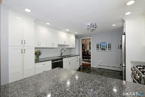 685 Knapps Highway Fairfield CT 06824
