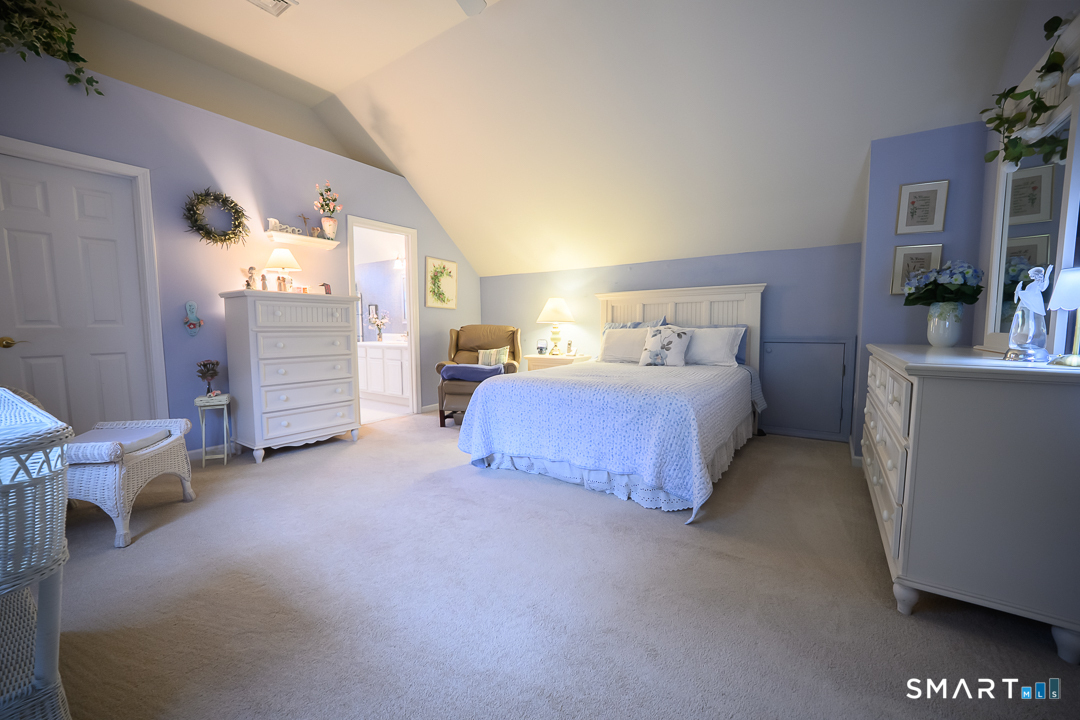4 Kimberwick Court Middlebury CT 06762