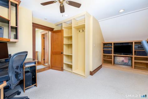 78 Lyness Street Manchester CT 06040