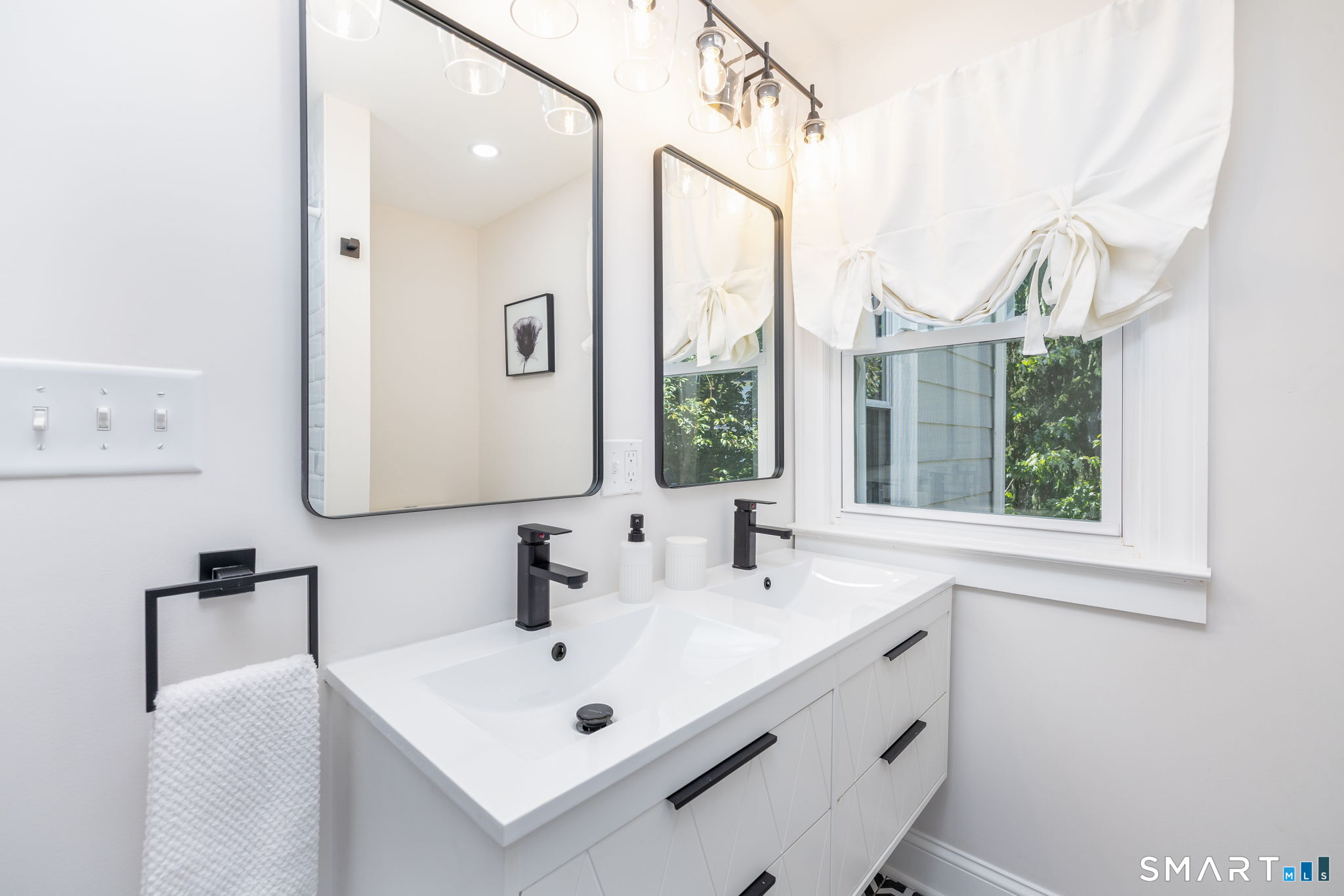 18 Eastview Street West Hartford CT 06107