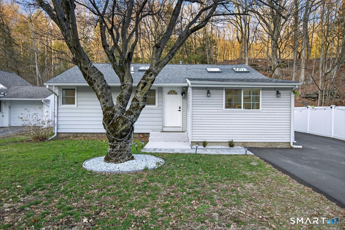148 Roosevelt Drive Seymour CT 06483