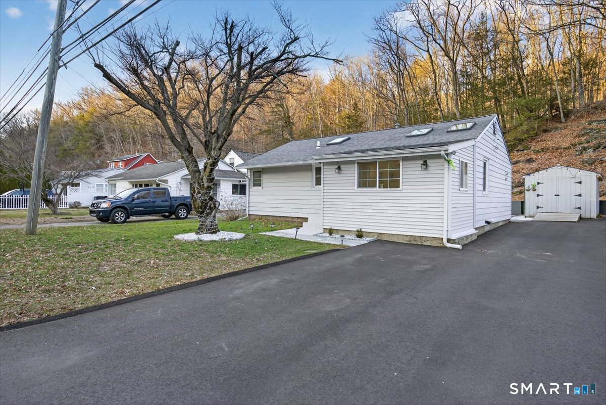 148 Roosevelt Drive Seymour CT 06483
