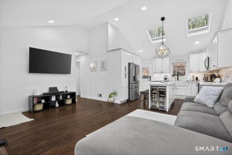 148 Roosevelt Drive Seymour CT 06483