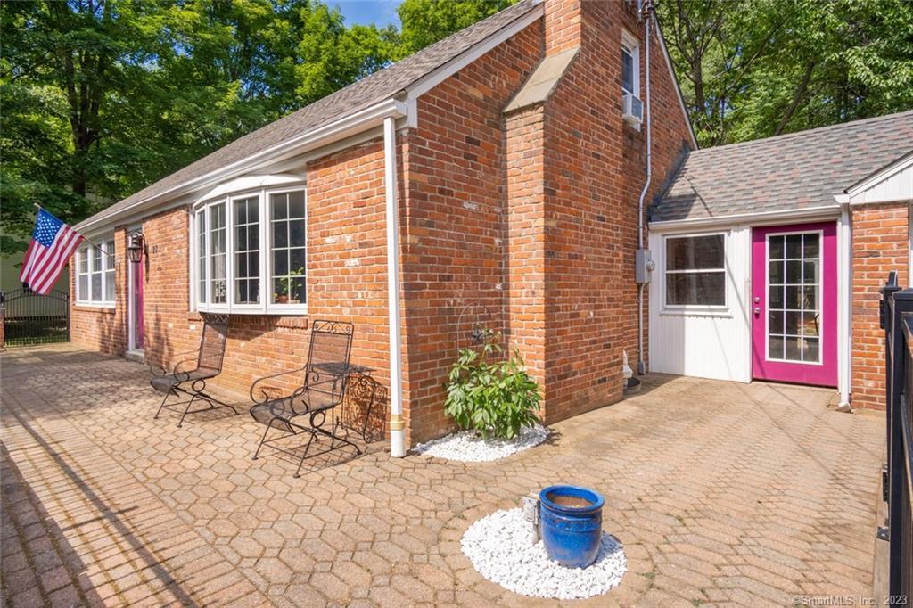 28 Spoonville Road East Granby CT 06026