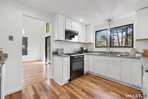 30 Avonside Knolls Avon CT 06001