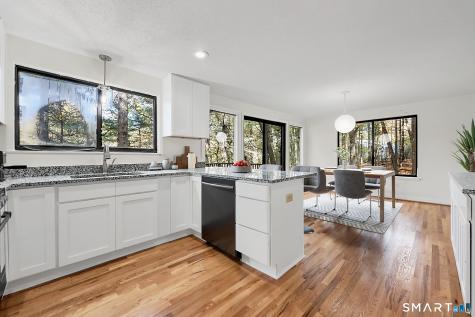 30 Avonside Knolls Avon CT 06001