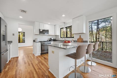 30 Avonside Knolls Avon CT 06001