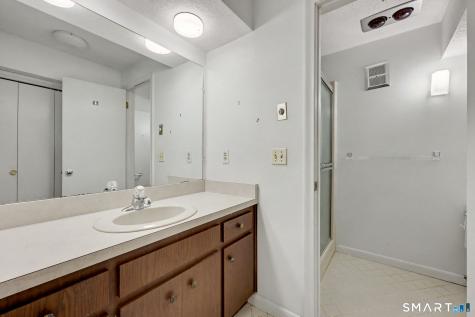 30 Avonside Knolls Avon CT 06001