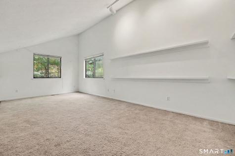30 Avonside Knolls Avon CT 06001