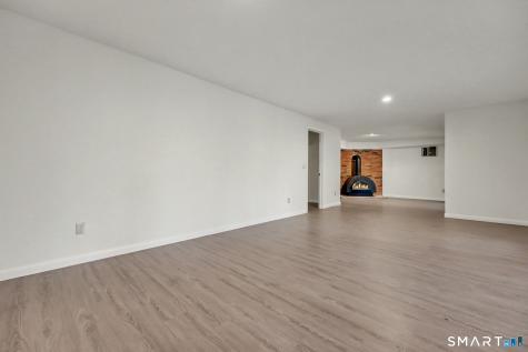 30 Avonside Knolls Avon CT 06001