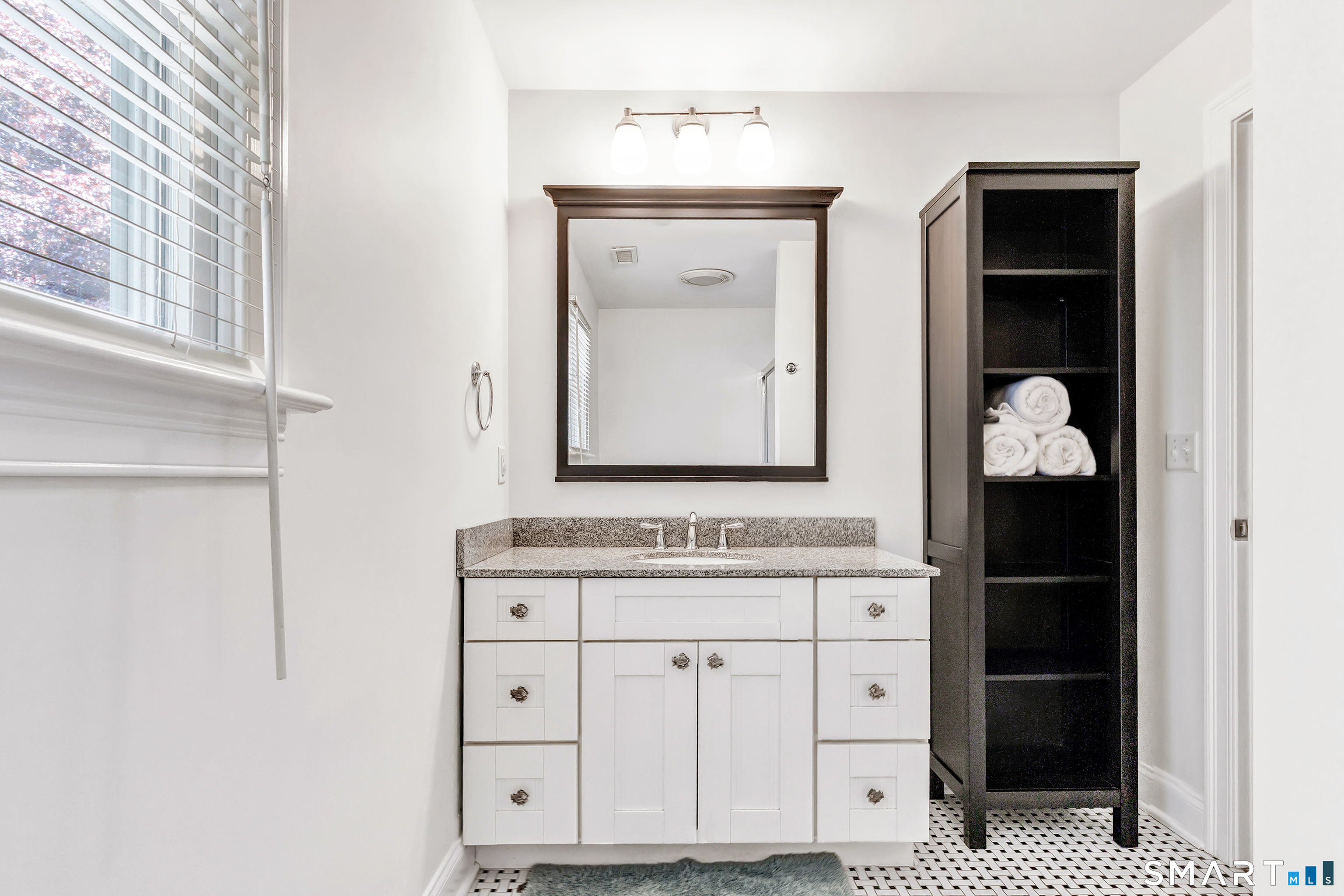 22 Round Ridge Trail Trumbull CT 06611
