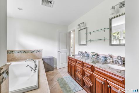 22 Round Ridge Trail Trumbull CT 06611