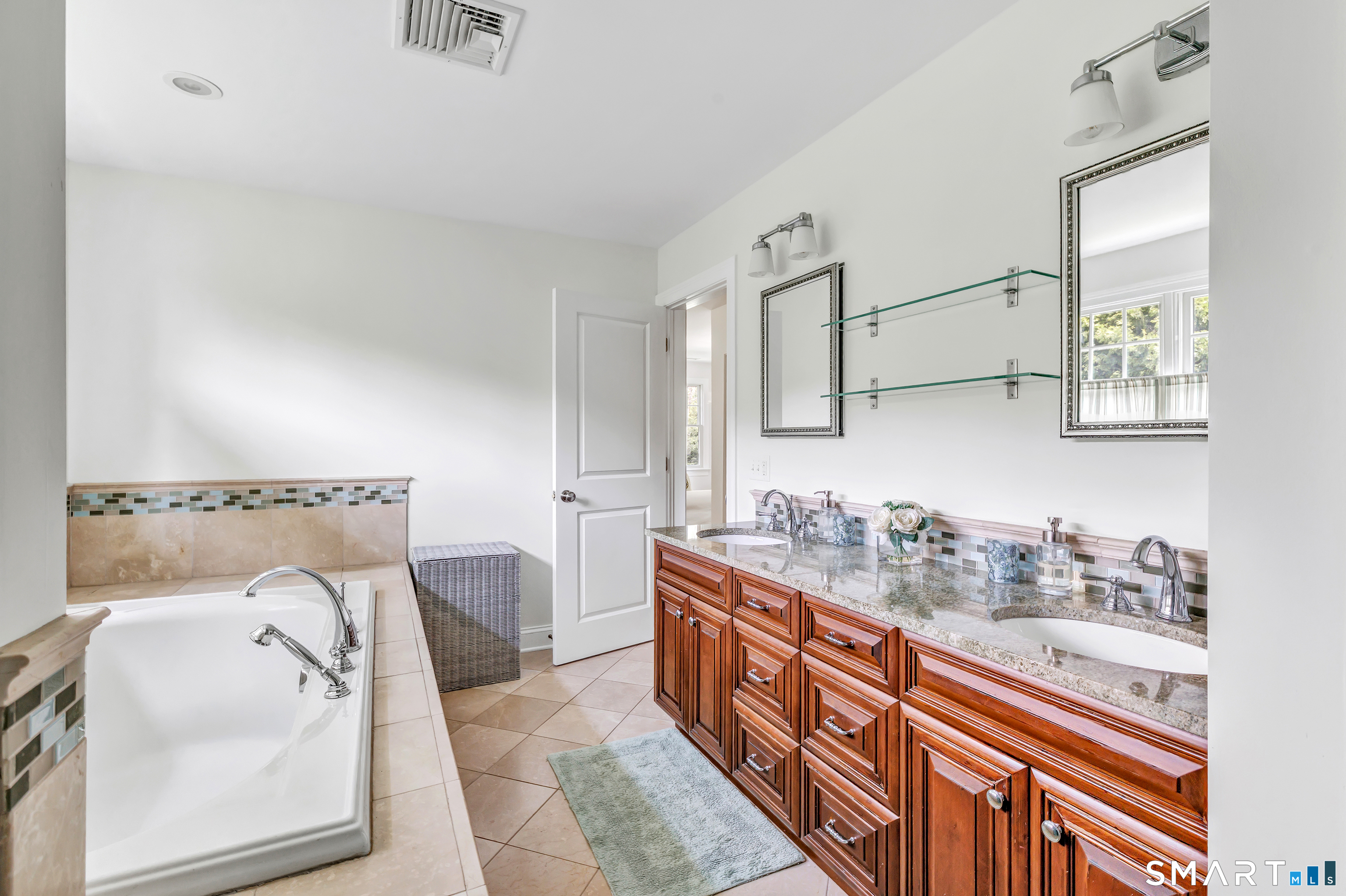 22 Round Ridge Trail Trumbull CT 06611