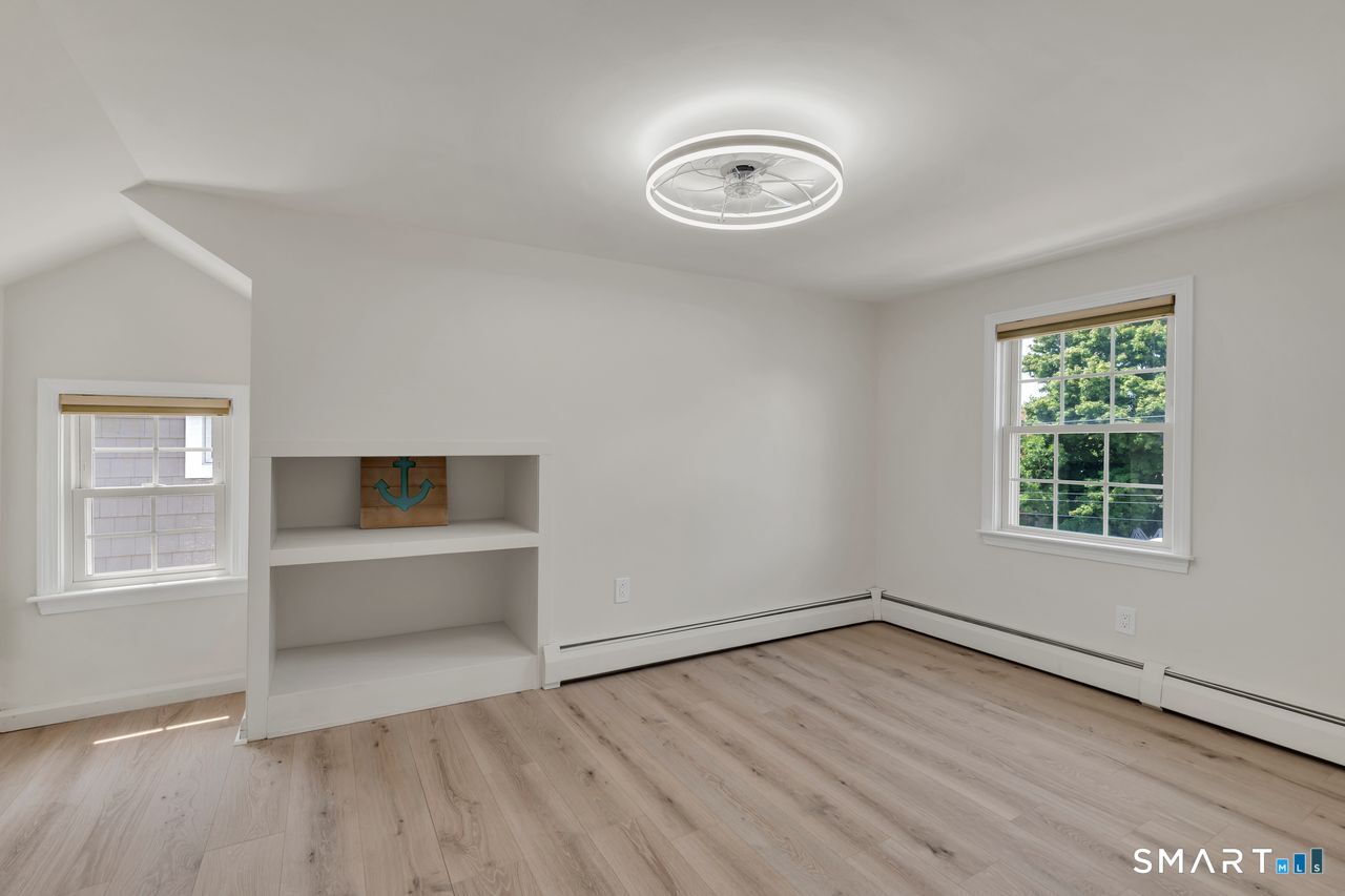 9 Phillip Street East Haven CT 06512