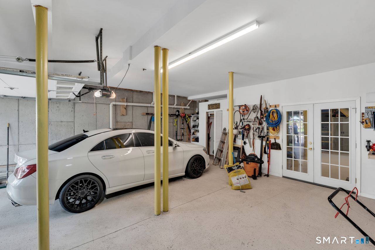 9 Phillip Street East Haven CT 06512