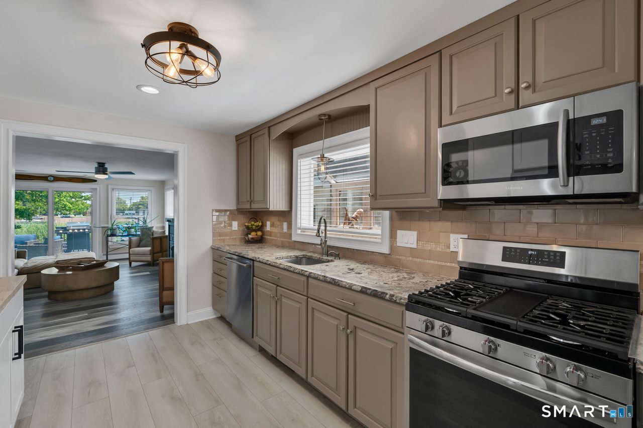 9 Phillip Street East Haven CT 06512