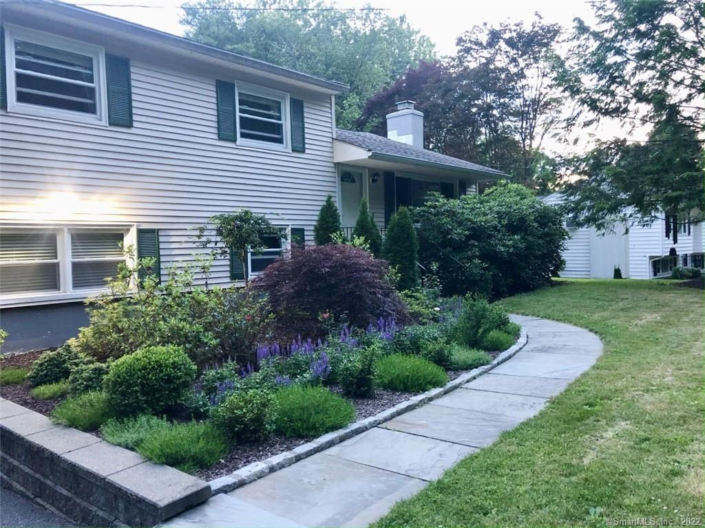 9 Grammar School Drive Danbury CT 06811